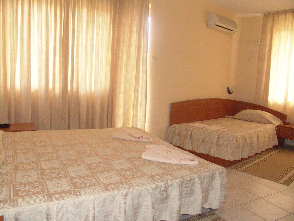 Family Hotel Andreev Misivri Oda fotoğraf